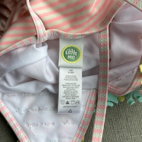 Little Me
Baby Girls 3D Multicolored Floral Swimsuit - 6-9 months - Picture 4 of 4